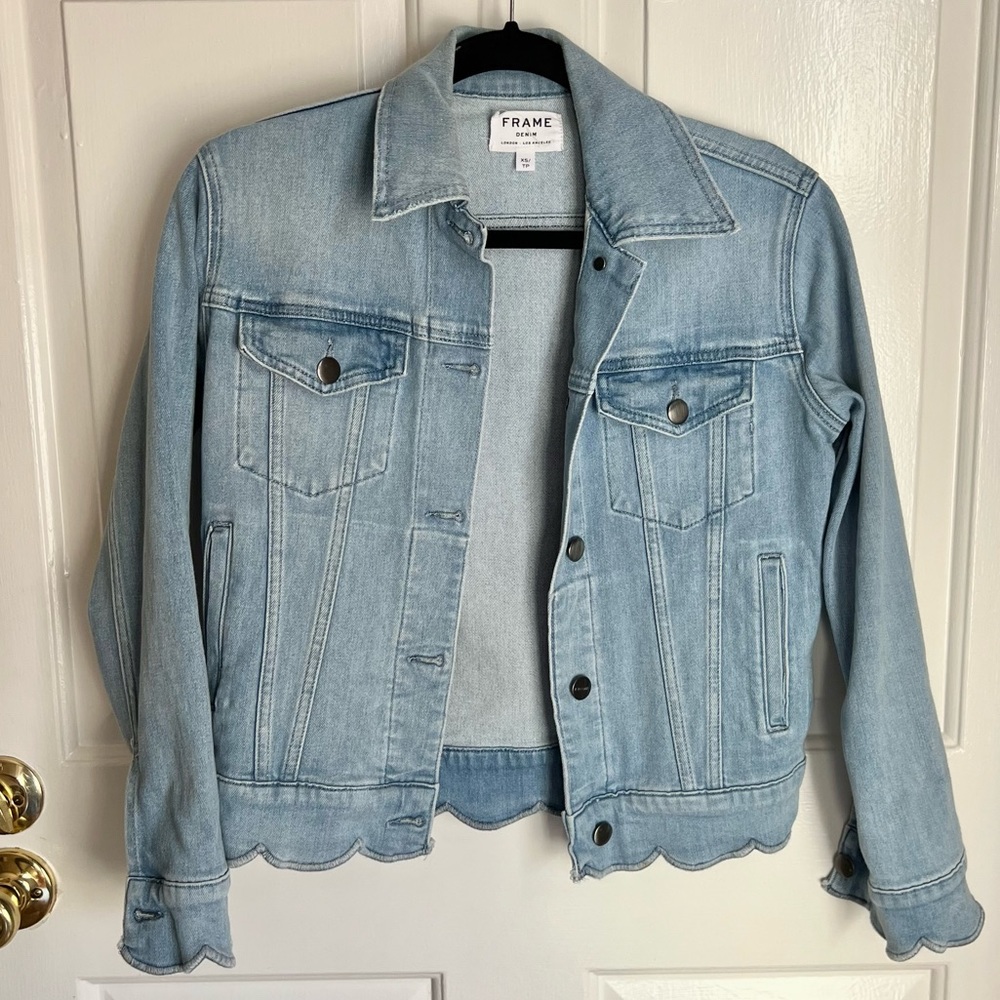 NWOT Frame Willoughby Scallop Hem Denim Jacket XS - Picture 4 of 7